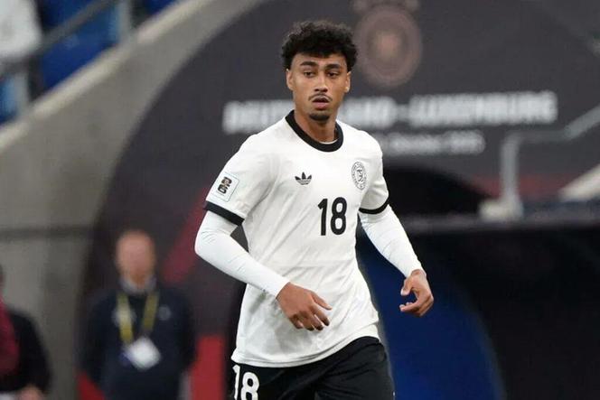 皇马盯上德甲左后卫！转会费高达7000万 两大废柴面临离队