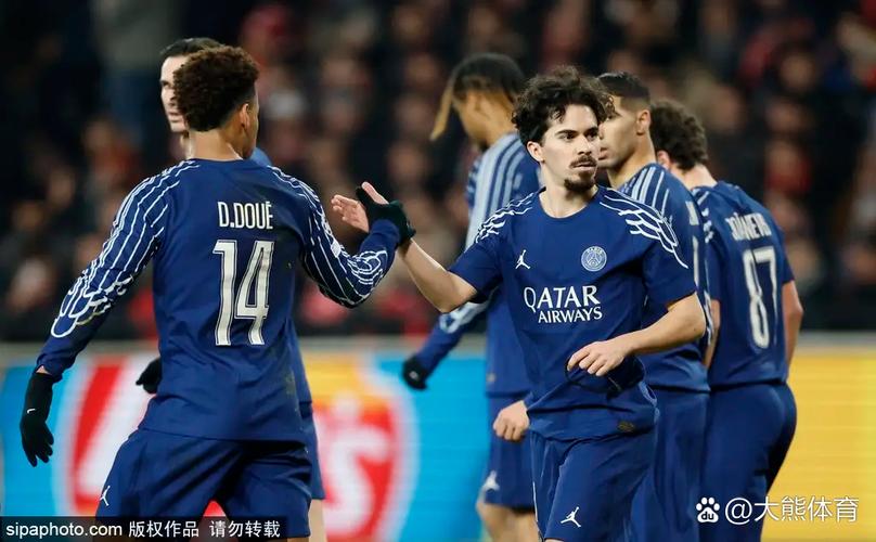 【集锦】巴黎1-1纽卡，登贝莱失点，维蒂尼亚破门插图