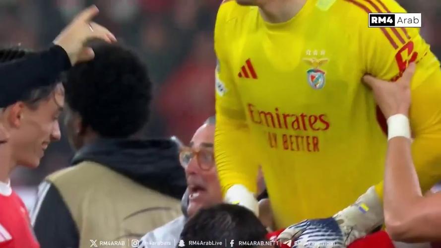 超越胜负的尊重！库尔图瓦赛后拥抱并恭喜读秒破门的特鲁宾