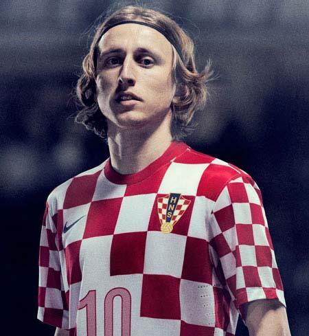 巴西vs克罗地亚首发：莫德里奇领衔，卡塞米罗、维尼出战