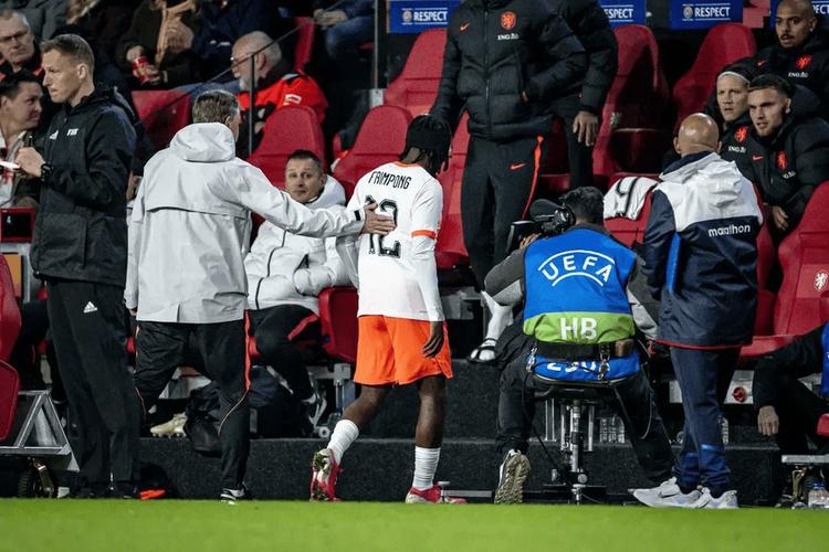 弗林蓬友谊赛仅踢13分钟就因伤离场，或缺席利物浦后续赛事